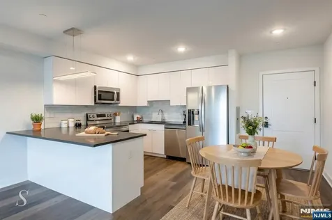 48 Grand Avenue Palisades Park NJ 07650