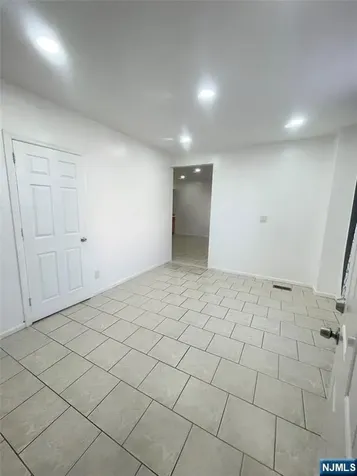 438 John East Newark NJ 07029