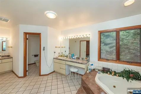 12 Abbott Road Wayne NJ 07470