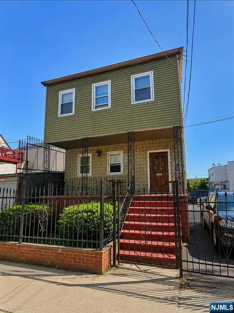 250-252 Berkeley Avenue Newark NJ 07107