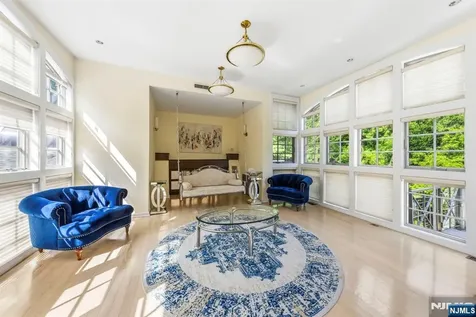 1 Brighton Court Livingston NJ 07039