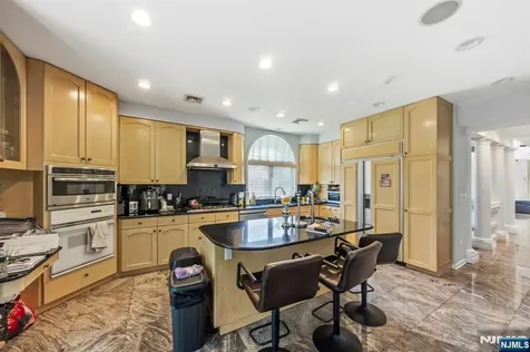 1 Brighton Court Livingston NJ 07039