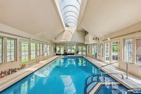1 Brighton Court Livingston NJ 07039