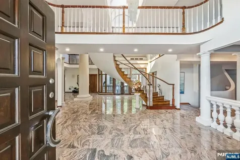 1 Brighton Court Livingston NJ 07039