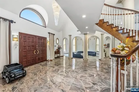 1 Brighton Court Livingston NJ 07039