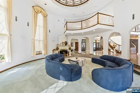 1 Brighton Court Livingston NJ 07039