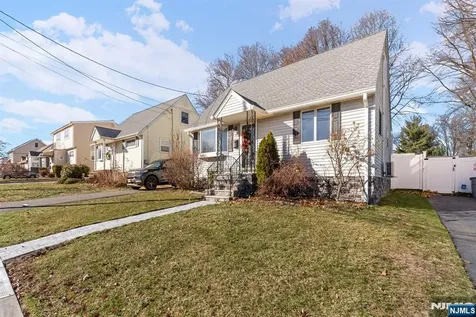22 Runyon Road Clifton NJ 07013
