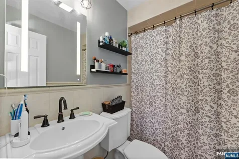22 Runyon Road Clifton NJ 07013