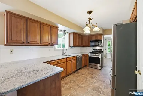 10 Liberty Woods Drive Liberty NJ 07838