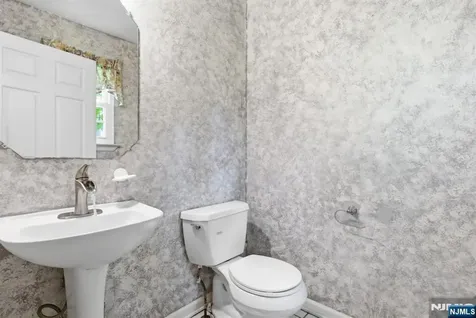 10 Liberty Woods Drive Liberty NJ 07838