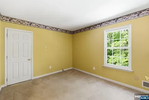 10 Liberty Woods Drive Liberty NJ 07838
