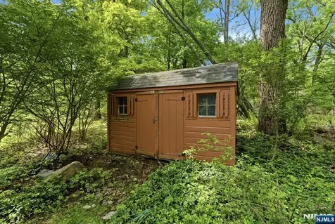 10 Liberty Woods Drive Liberty NJ 07838