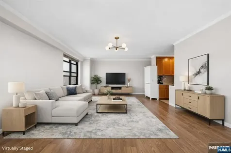 285 Aycrigg Passaic NJ 07055