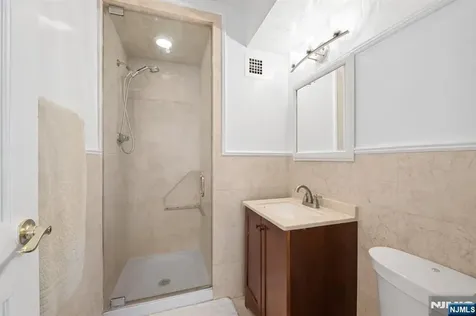 285 Aycrigg Passaic NJ 07055