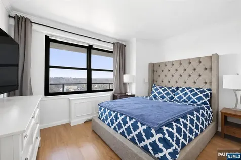 285 Aycrigg Passaic NJ 07055
