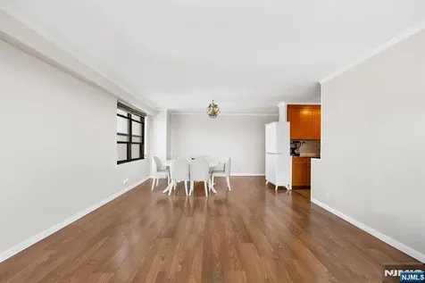 285 Aycrigg Passaic NJ 07055