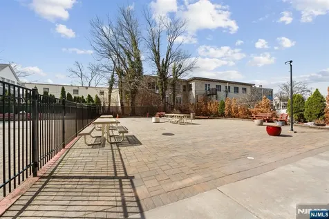 285 Aycrigg Passaic NJ 07055