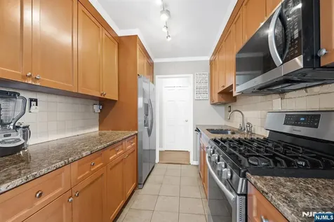 285 Aycrigg Passaic NJ 07055