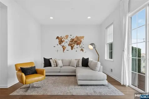 197 Roosevelt Drive Wood Ridge NJ 07075