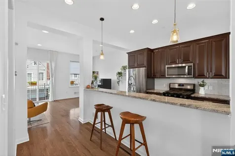 197 Roosevelt Drive Wood Ridge NJ 07075