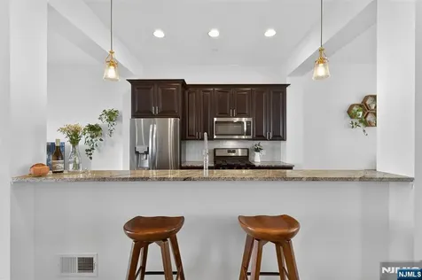 197 Roosevelt Drive Wood Ridge NJ 07075
