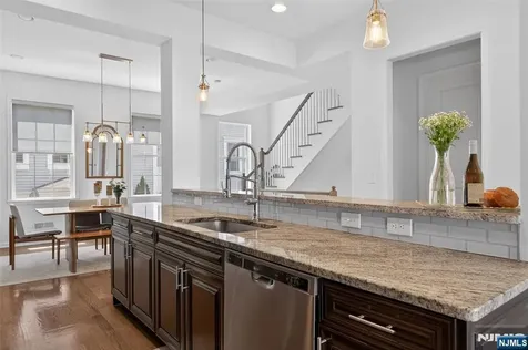 197 Roosevelt Drive Wood Ridge NJ 07075