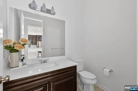 197 Roosevelt Drive Wood Ridge NJ 07075