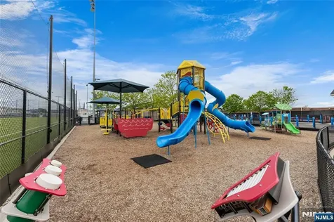 197 Roosevelt Drive Wood Ridge NJ 07075
