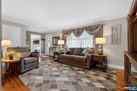 7 Spier Drive Livingston NJ 07039
