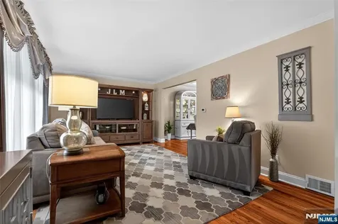 7 Spier Drive Livingston NJ 07039