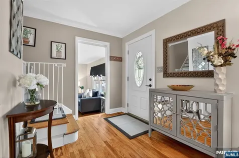 7 Spier Drive Livingston NJ 07039