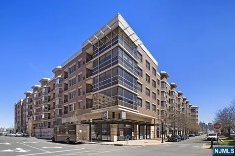 20 Ave At Port Imperial West New York NJ 07093