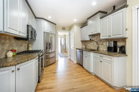 11 Allen Drive Wayne NJ 07470