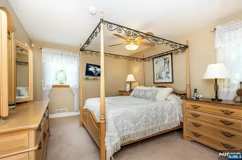 11 Allen Drive Wayne NJ 07470