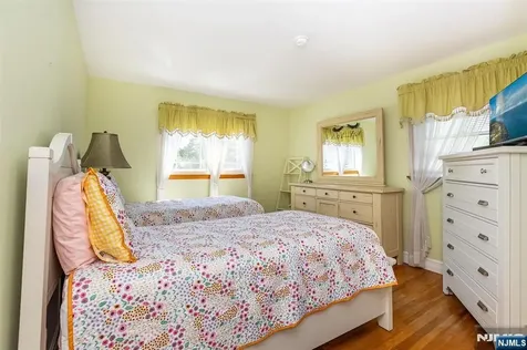 11 Allen Drive Wayne NJ 07470