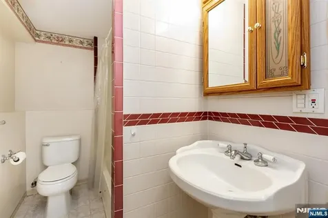 11 Allen Drive Wayne NJ 07470