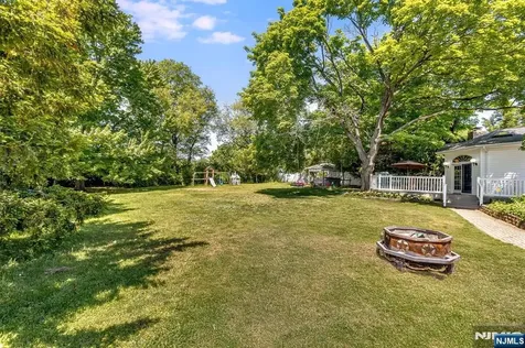 11 Allen Drive Wayne NJ 07470