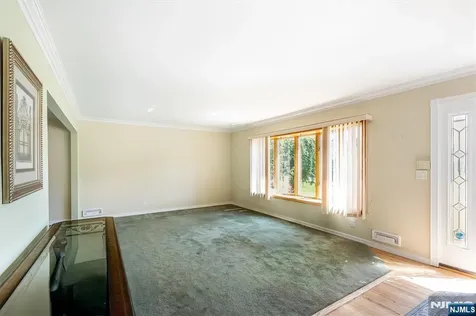 11 Allen Drive Wayne NJ 07470