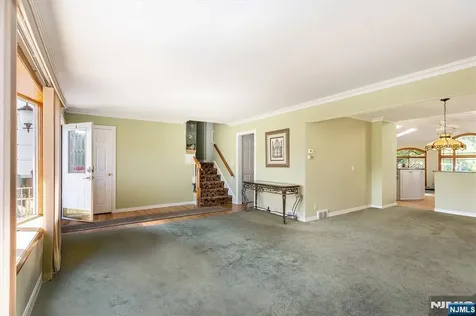 11 Allen Drive Wayne NJ 07470