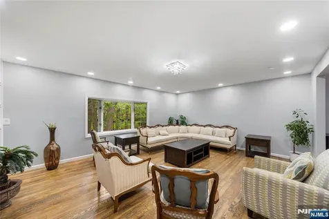 73 Davis Drive Bergenfield NJ 07621