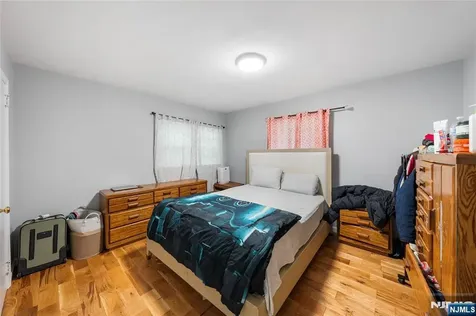 73 Davis Drive Bergenfield NJ 07621