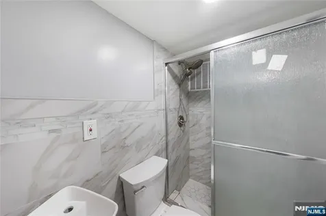 73 Davis Drive Bergenfield NJ 07621