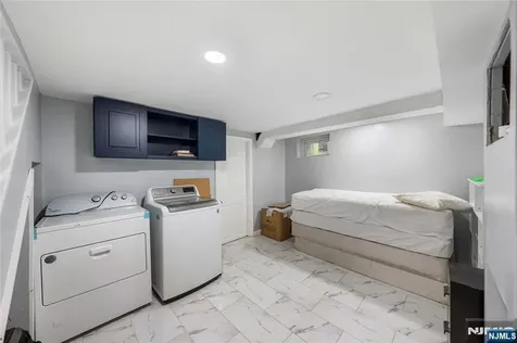 73 Davis Drive Bergenfield NJ 07621