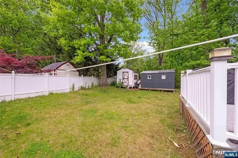 73 Davis Drive Bergenfield NJ 07621