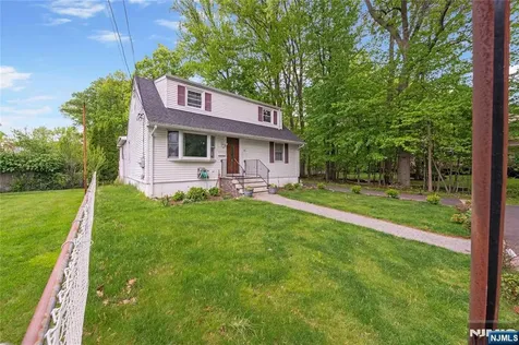 73 Davis Drive Bergenfield NJ 07621