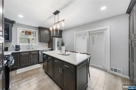 73 Davis Drive Bergenfield NJ 07621