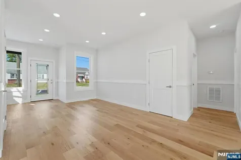588 Maple Avenue Saddle Brook NJ 07663