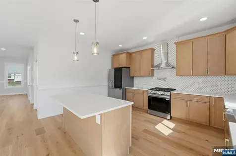 588 Maple Avenue Saddle Brook NJ 07663