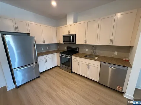 2050 Central Road Fort Lee NJ 07024