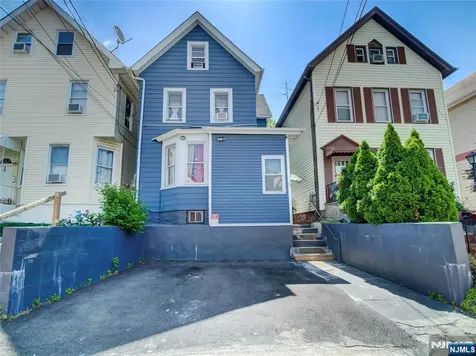 40 Bruen Avenue Irvington NJ 07111